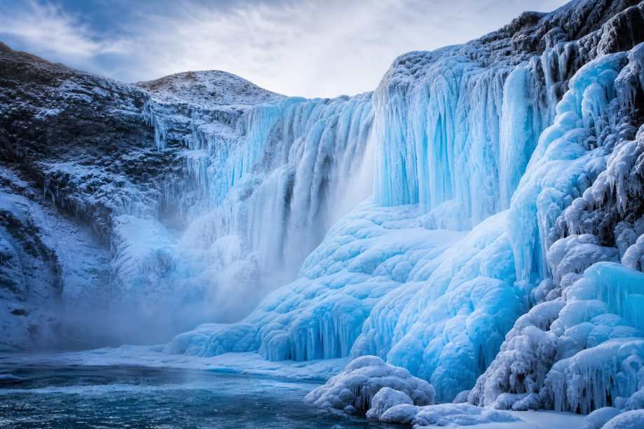 雪与冰瀑 巨型冰瀑 蓝冰晶莹 震撼冬景 4K壁纸 - 唯爱壁纸