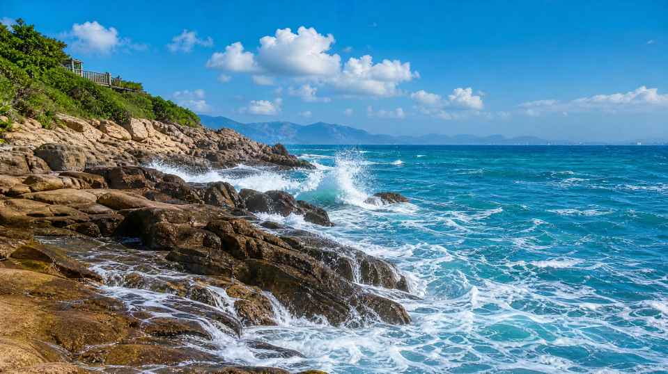 礁石海岸与潮汐浪花 海浪拍岩 碧海晴空 清新海滨 4K壁纸 - 唯爱壁纸