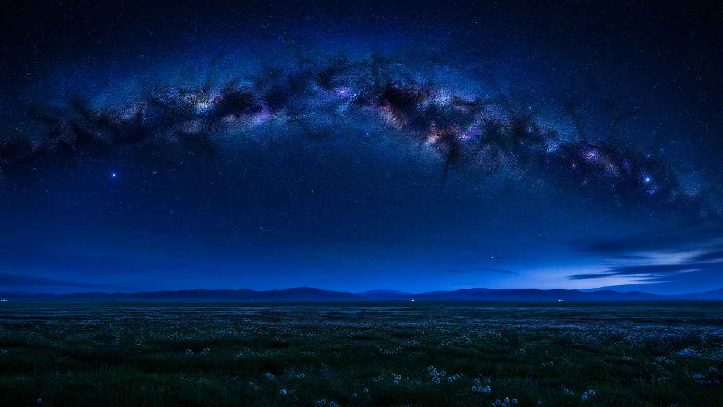 草原星空 银河倒挂 暗夜蓝调 辽阔原野 4K 壁纸 - 唯爱壁纸